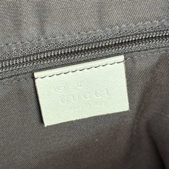 Gucci White Guccissima Leather GG Charm Convertible Bag – Good Conditi - Picture 13 of 14